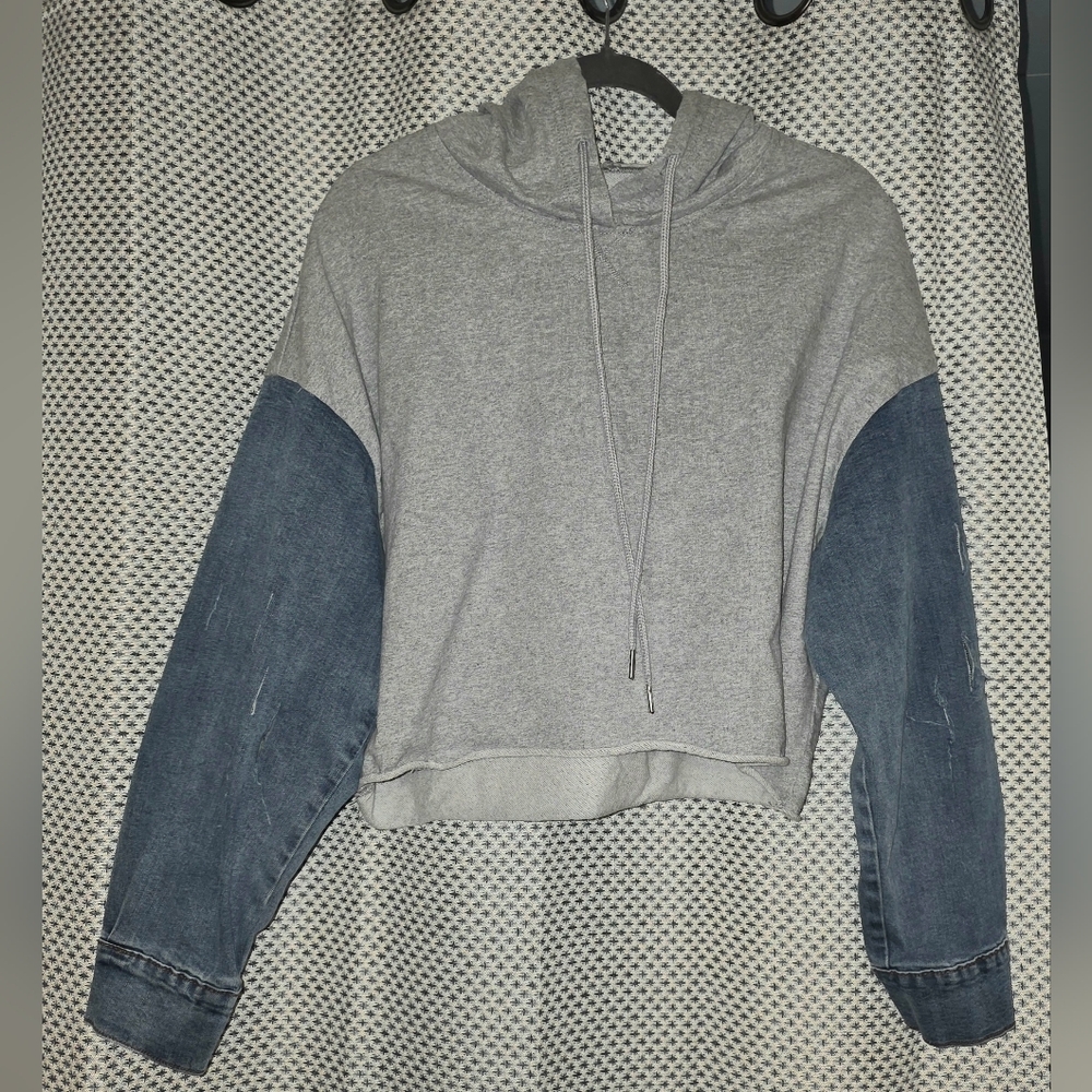 Dance & Marvel Womens Cropped Gray Hoodie Sweatshirt w/Denim Sleeves Sz S